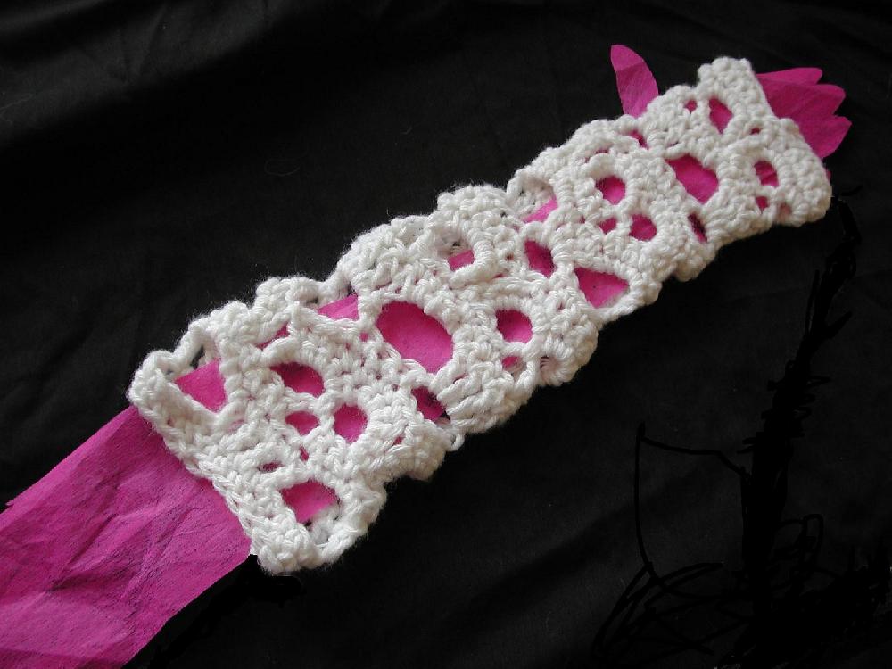 Creepy Skull Gauntlet Fingerless Gloves  Worsted Weight