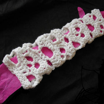 Creepy Skull Gauntlet Fingerless Gloves  Worsted Weight
