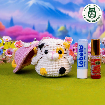 Calico cat lip balm holder