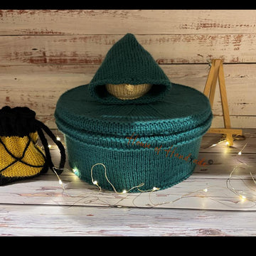 Hooded Cloak Sweet Chocolate Tub Tin Cover Knitting Pattern