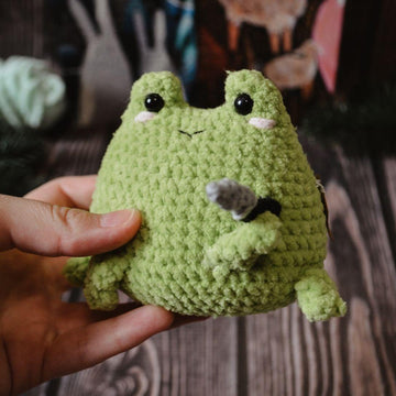 Plush meme knife frog