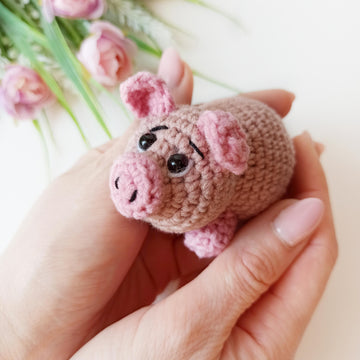 Little pig toy amigurumi pattern