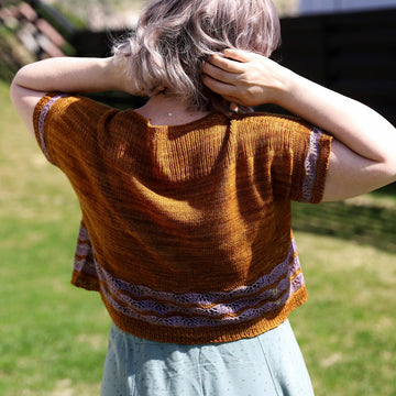 Karamelli Tee