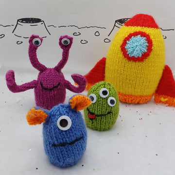 Easter Space Rocket & Aliens Easter Egg/Creme Egg Knitting Pattern