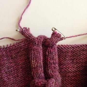 Cable twist pillow cover