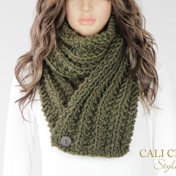 Olivia Knit Button Scarf #805
