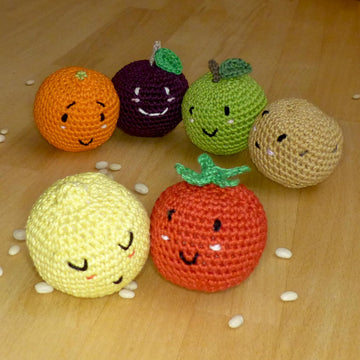 Fruit juggling balls