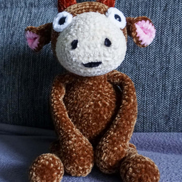 Crochet pattern little calf Matilda