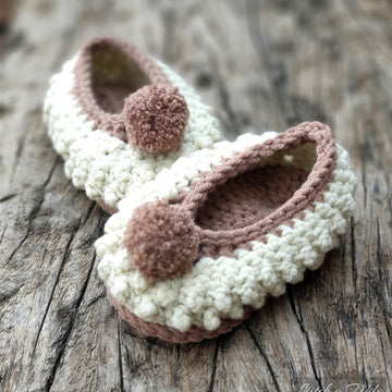 Baby Slipper with Pom Pom's baby bootie pattern
