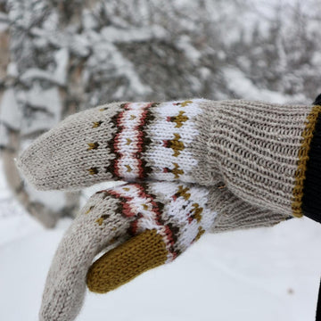 Blossom of Snow Mittens