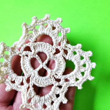 Openwork granny square motif