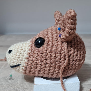 Harrold the Horse - US Terminology - Amigurumi