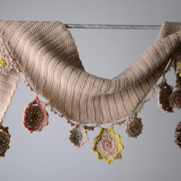Motifs Drop Shawl