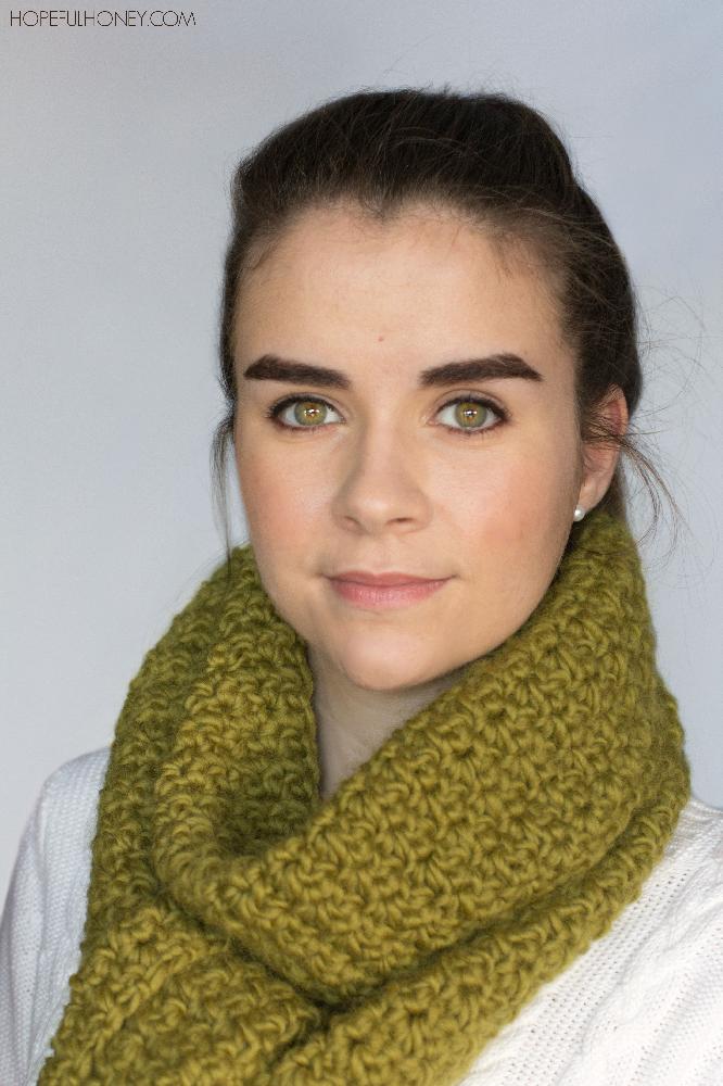 Chunky Pompom Cottontail Scarf