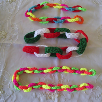 PAPER CHAIN CRAZE DK knitting pattern Hair Bun Wrap Necklace Bracelet Christmas Birthday Decorations Bunting