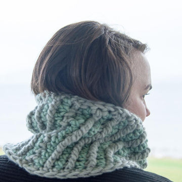 Stella Mini Cowl