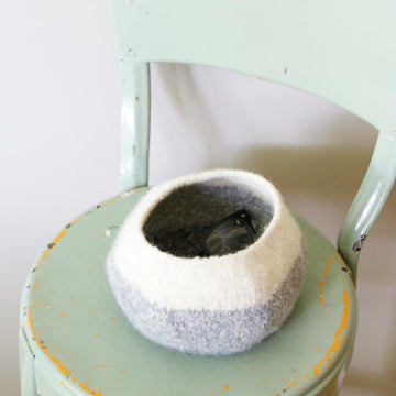 Knit Wool Felt Graduated Ombre Pods / Bowls (in 4", 6", and 8" diameter)