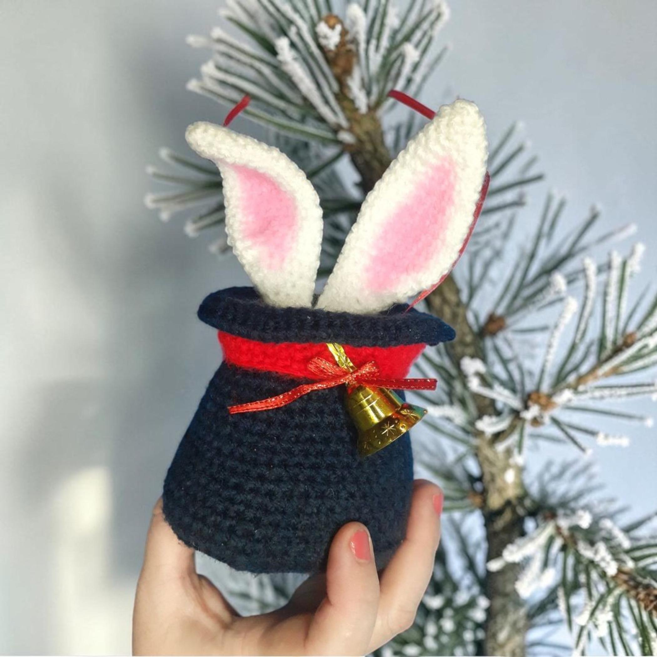 Christmas Rabbit in Magic Hat Crochet Pattern, Crochet Circus Toy, Crochet Bunny Ears, Magician Bunny Tree Ornament