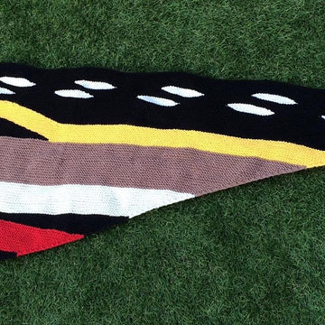 Tribute Shawl: European Goldfinch