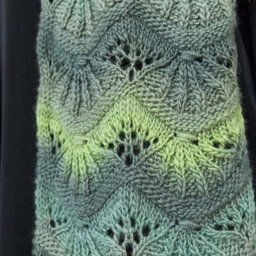 Symmetrical Scallops Scarf