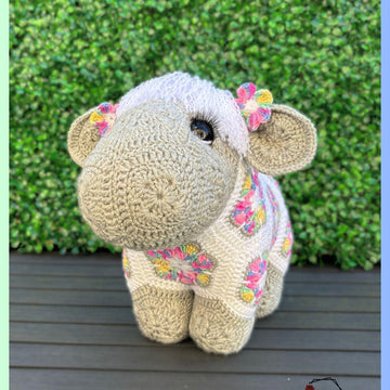 Ewelizabeth The African Flower Sheep