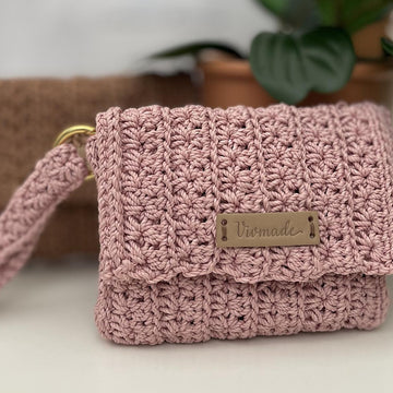 Star stitch wristlet purse