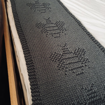 Bumble Bee Bed Runner