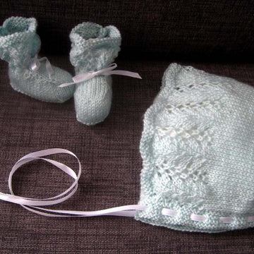 Marguerite Bonnet & Booties Set (4-ply)