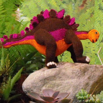 Steve the Stegosaurus toy knitting pattern
