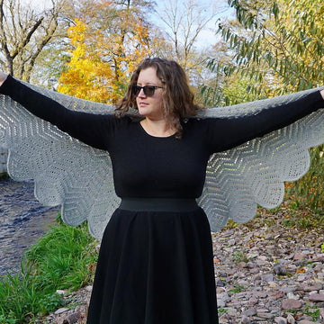 Featherly capelet