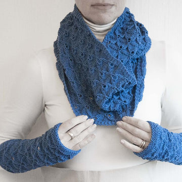 Open Triangles Cowl & Wristwarmers