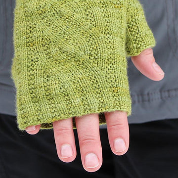 Interrupted swirl mitts