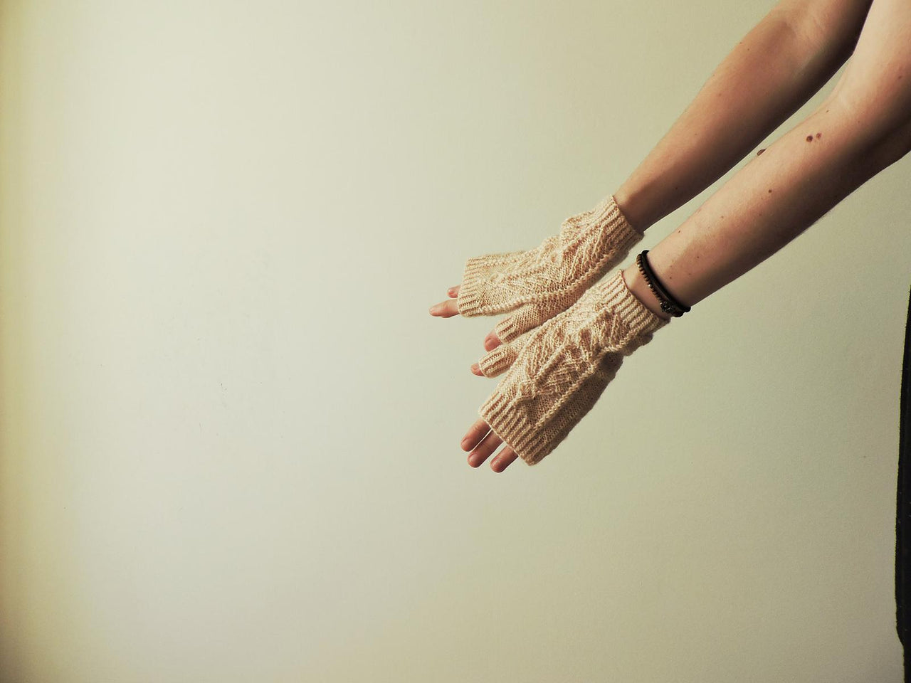 Sien Fingerless Mittens