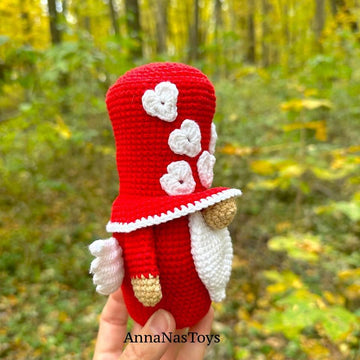 Gnome red Valentine with wings