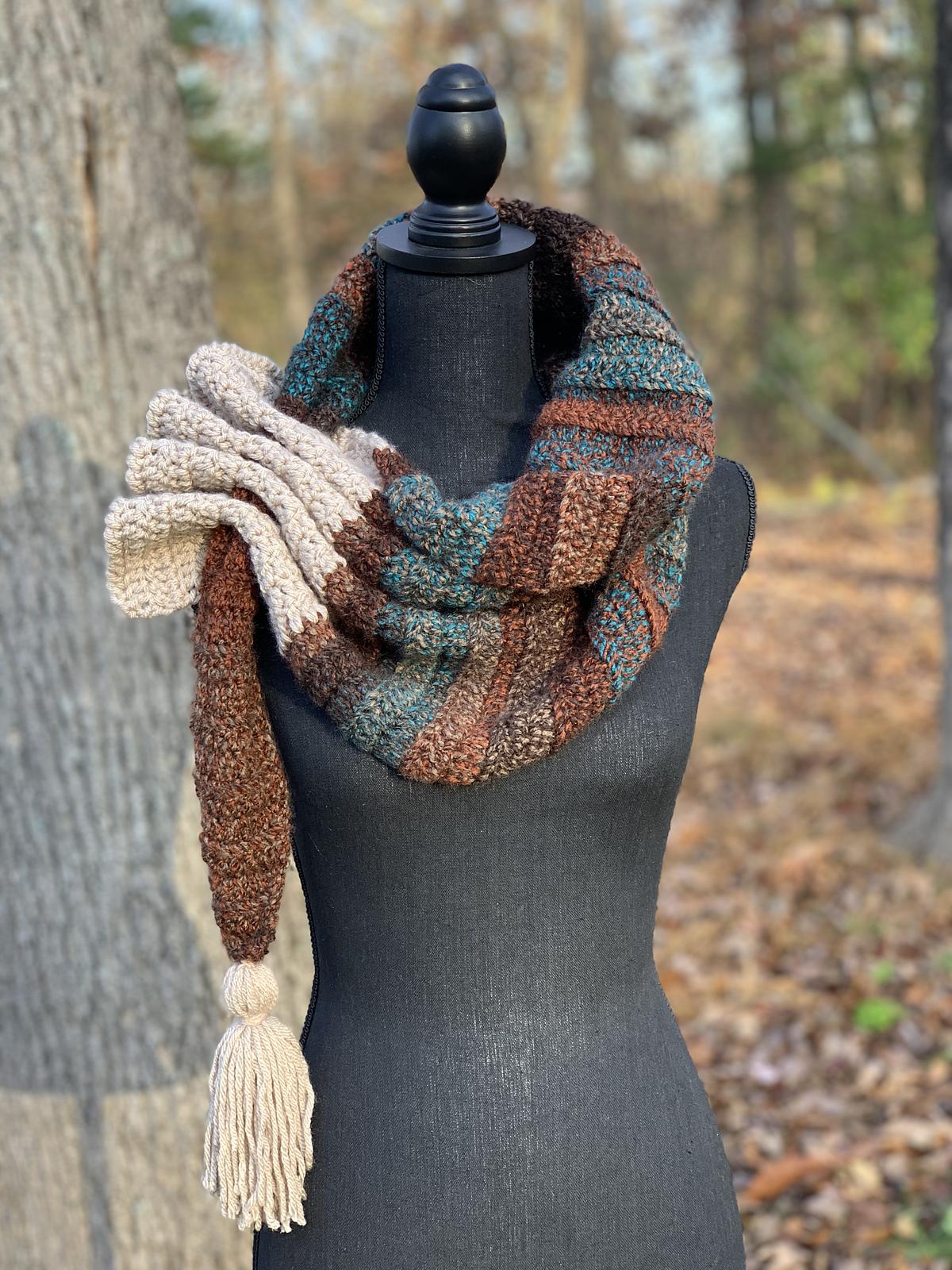 Carí Keyhole Scarf