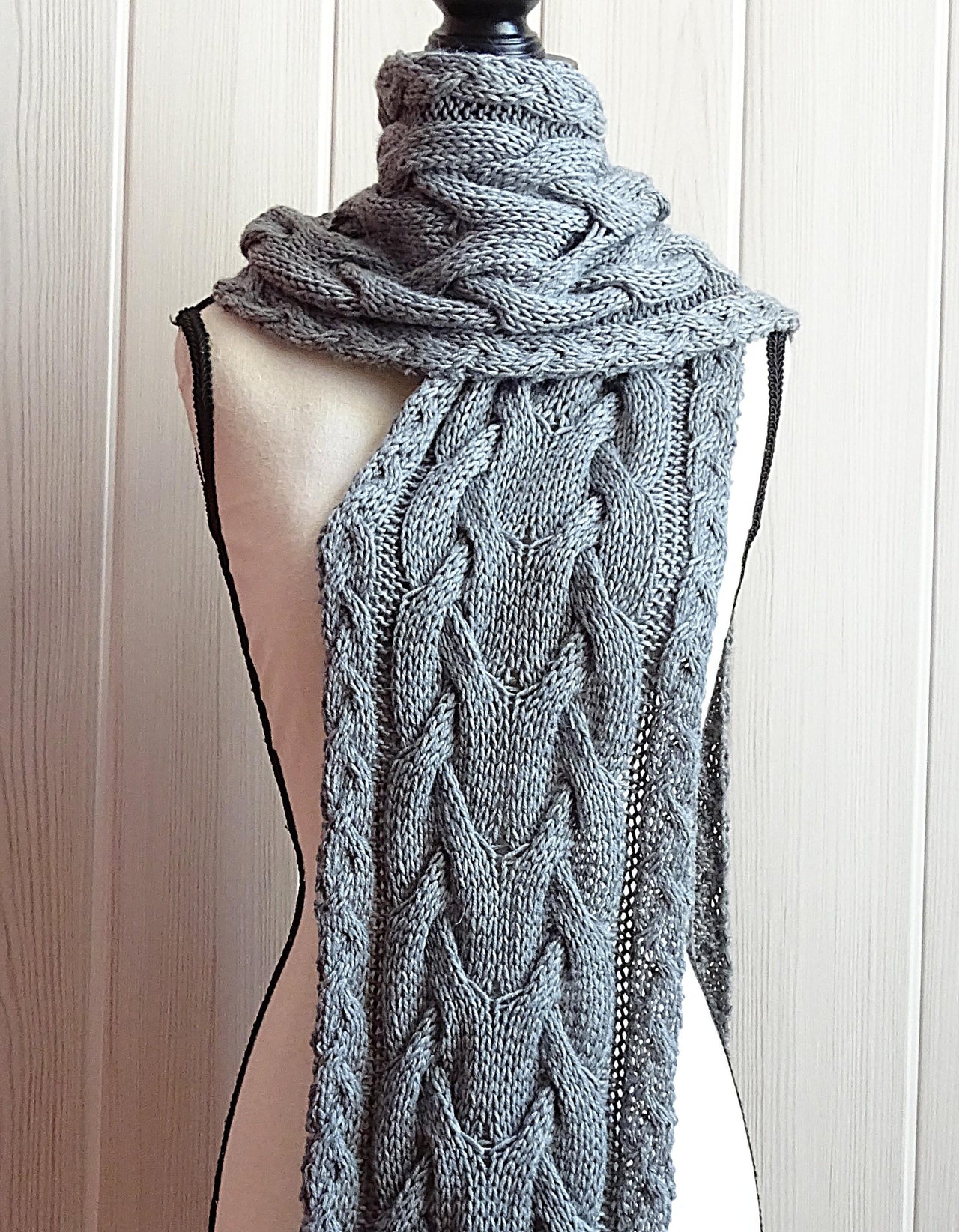 Ryan scarf