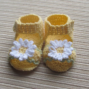 Yellow Sandals with White Daisies for a Girl 3-6 Months