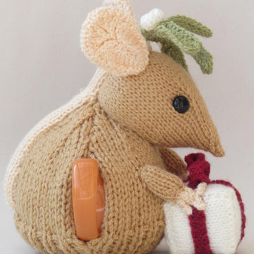 Christmas Mistletoe Mouse Tea Cosy