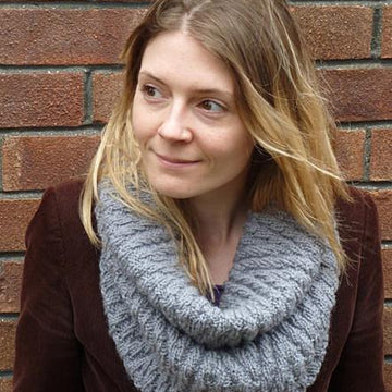 Zigzag Hat, Mittens and Cowl Set