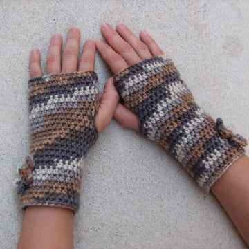 Fingerless Gloves with Flowers