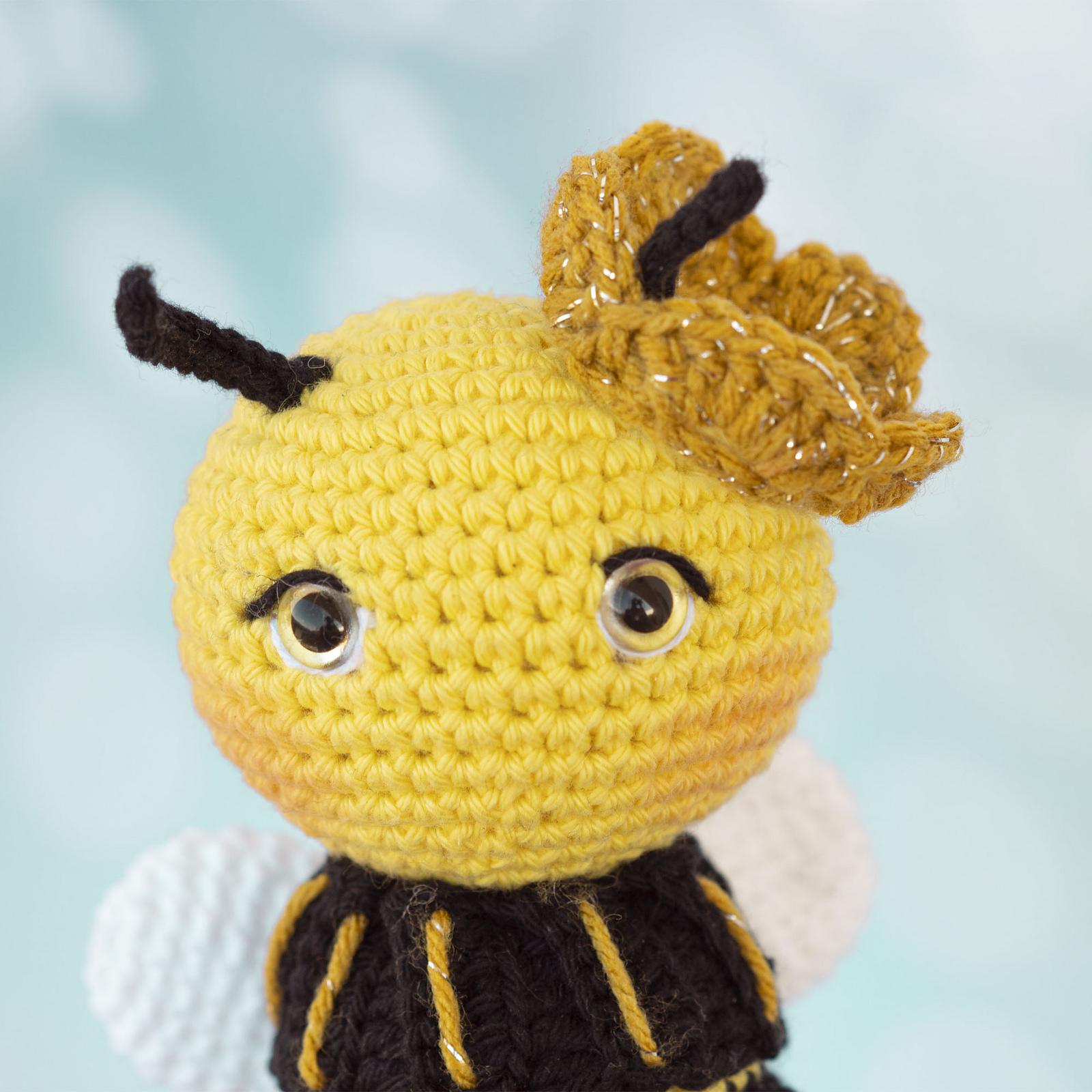 Queen Bee Amigurumi