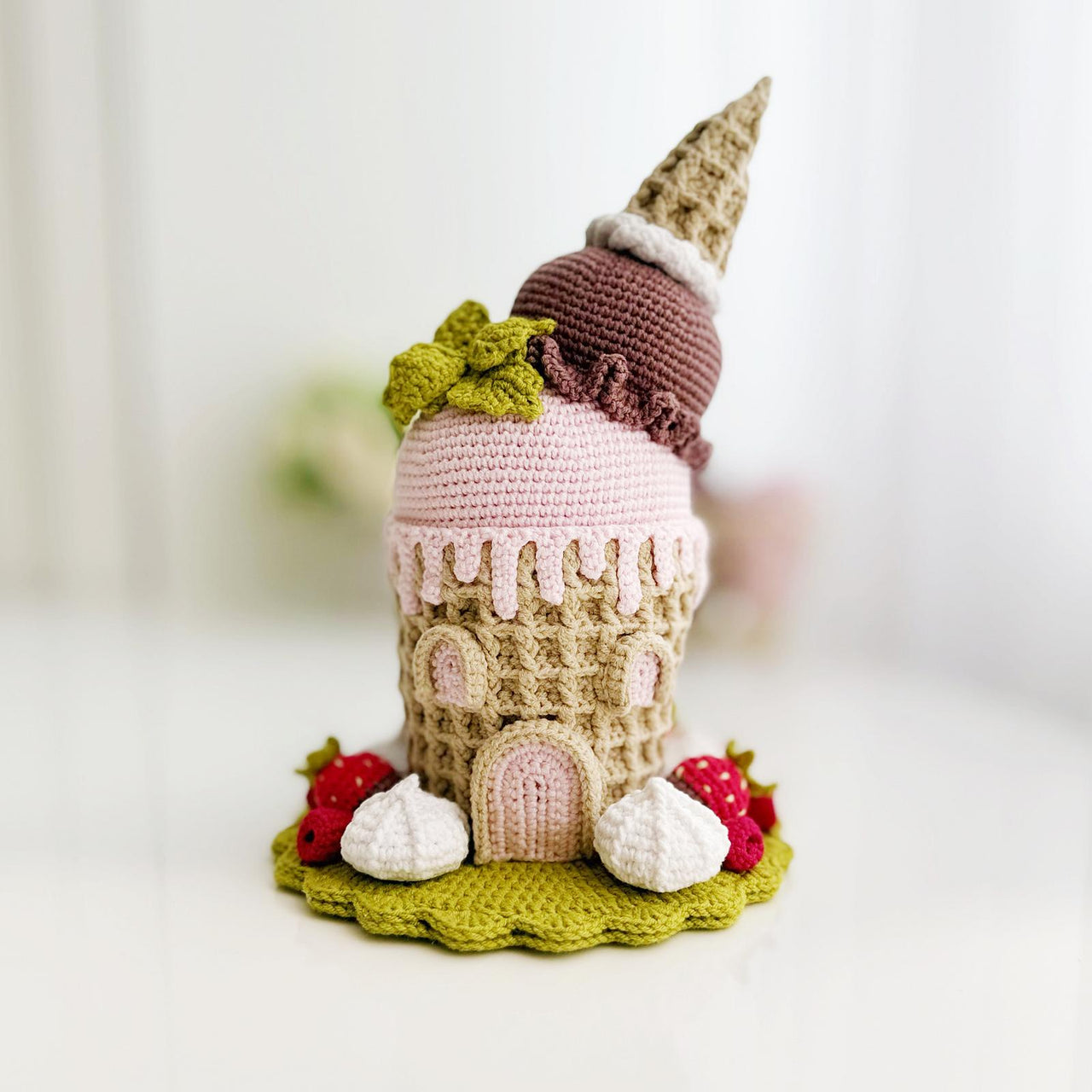 Crochet fairy house, amigurumi doll house, crochet doll miniature, Ice cream house