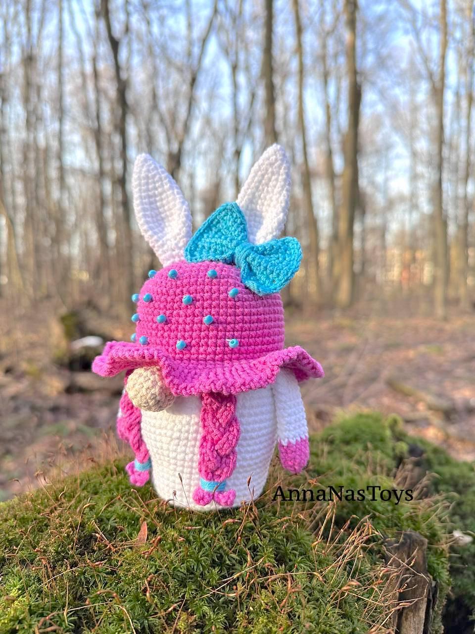 Easter gnome (girl)