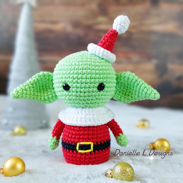 Baby Alien Christmas amigurumi