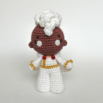 Storm (X-Men) amigurumi doll - crochet pattern by Crochelandia