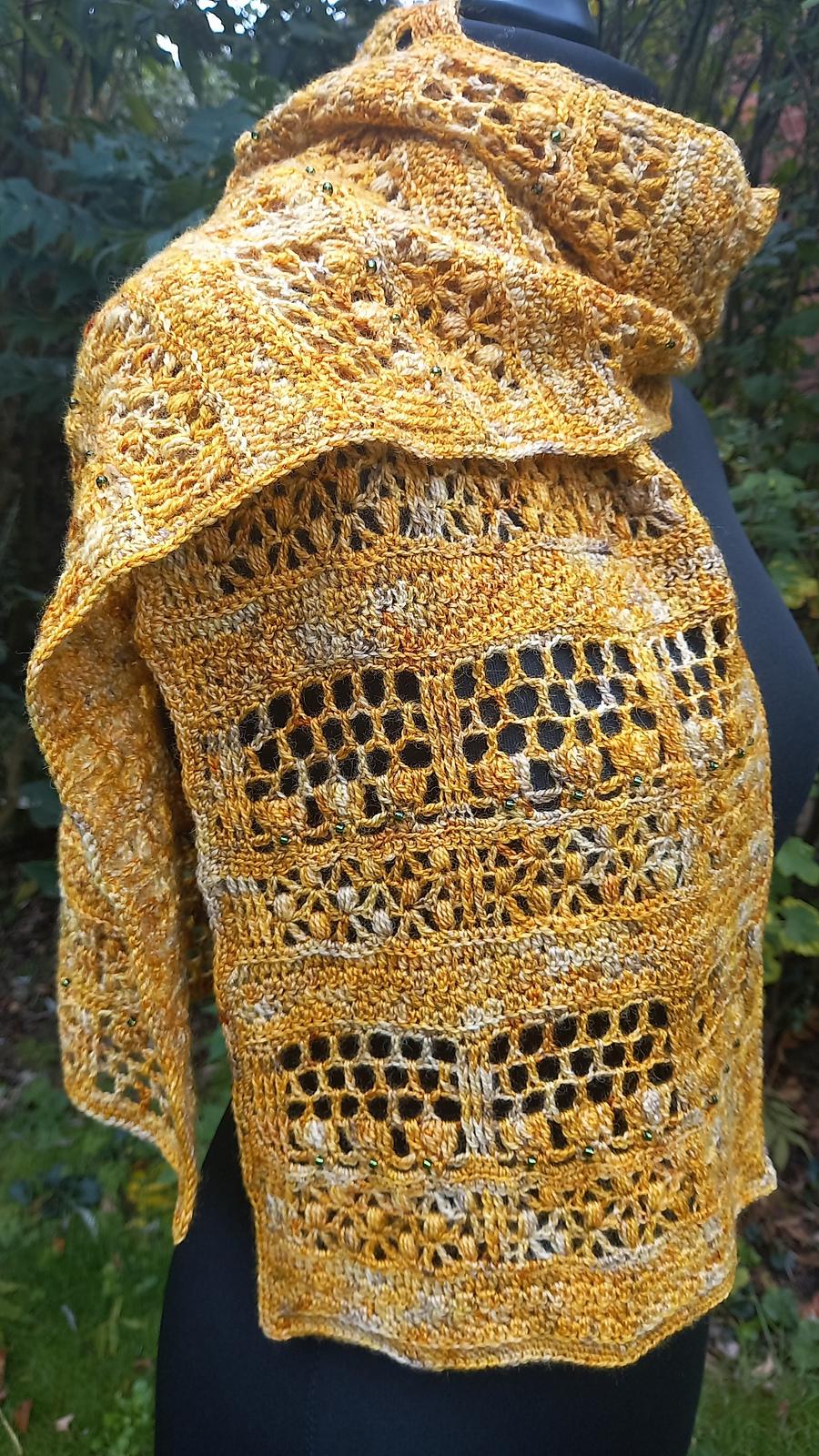 Fractured Bee Line Scarf