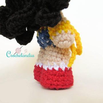 Wonder Woman Classic amigurumi doll - crochet pattern by Crochelandia