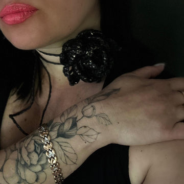 Flower choker