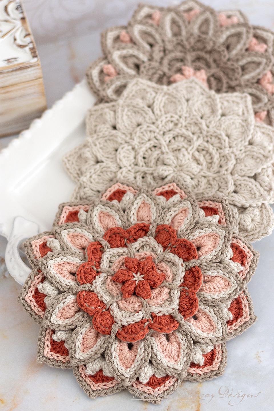 Sugar Plum Delight Round Trivet