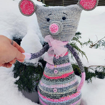 Scrap yarn crochet Mouse